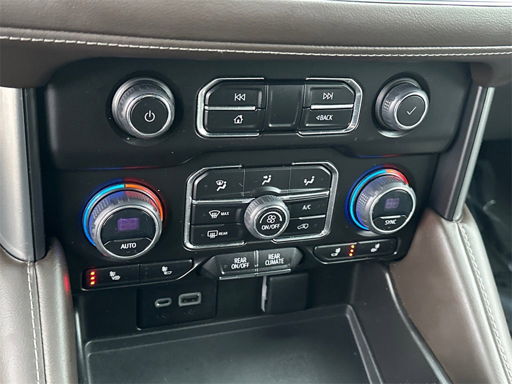 Used 2023 Chevrolet Suburban LT image 24