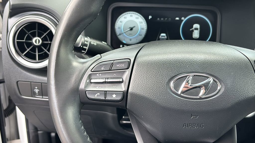 Used 2022 Hyundai Kona Limited AWD/4WD image 17