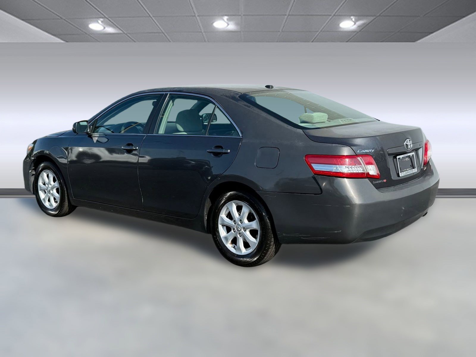 Used 2011 Toyota Camry LE w/ LE Extra-Value Pkg image 3