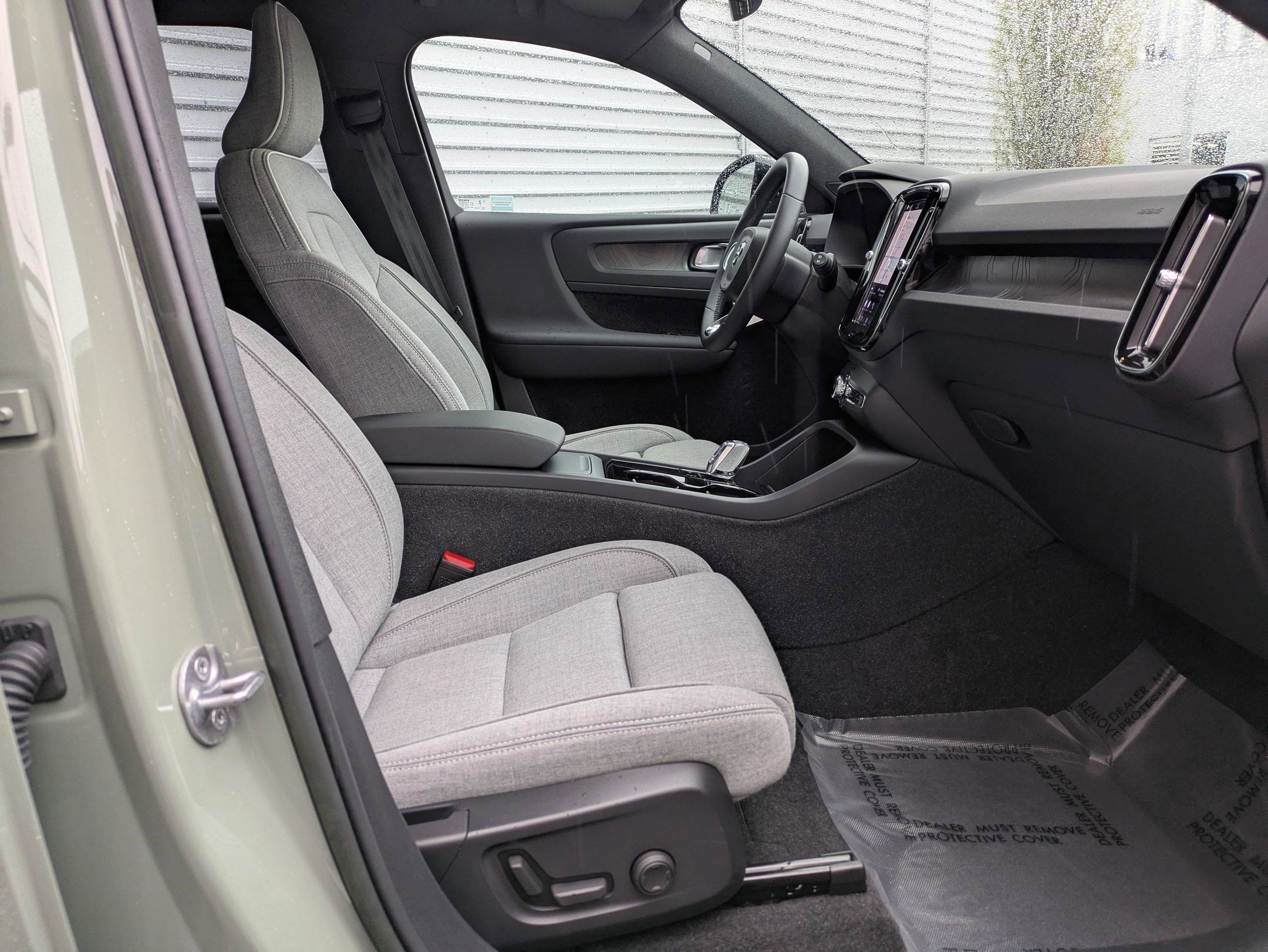 Used 2023 Volvo XC40 Recharge Ultimate image 29