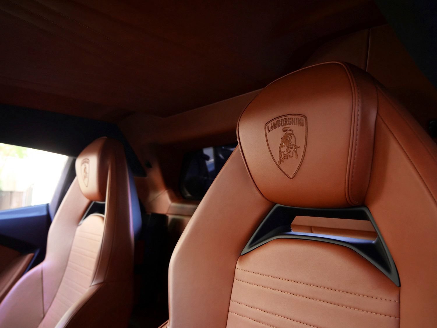 Used 2025 Lamborghini Revuelto AWD/4WD image 15