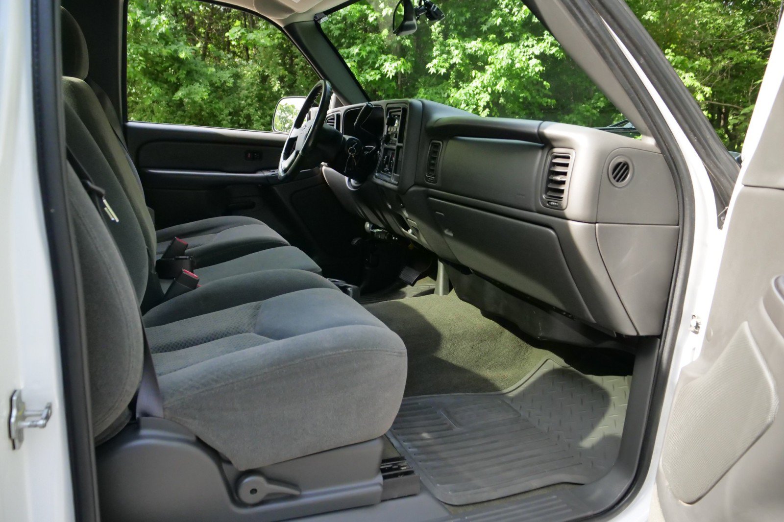 Used 2004 Chevrolet Silverado 2500 LS RWD image 23