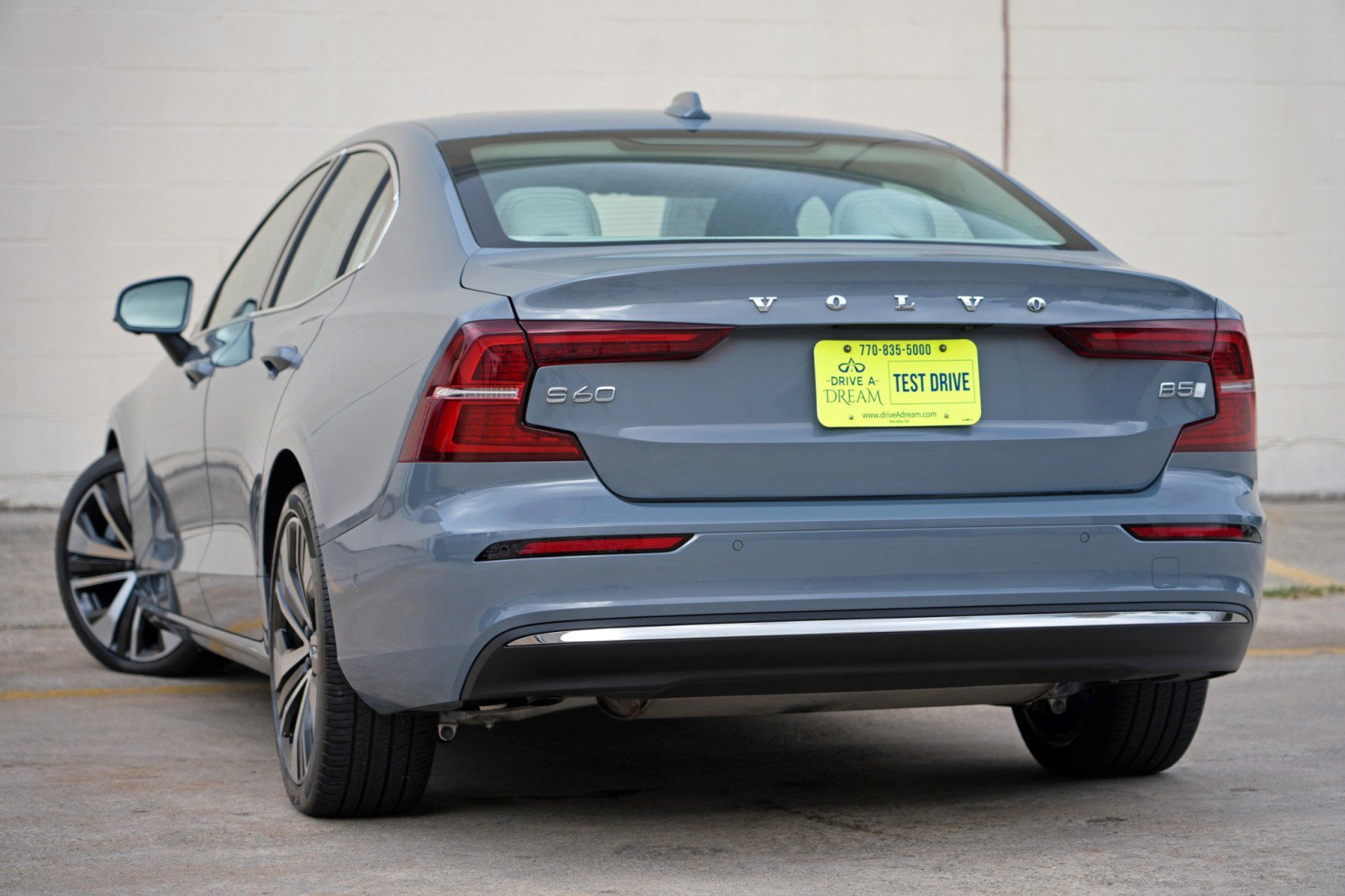 Used 2023 Volvo S60 B5 Ultimate w/ Climate Package FWD image 6