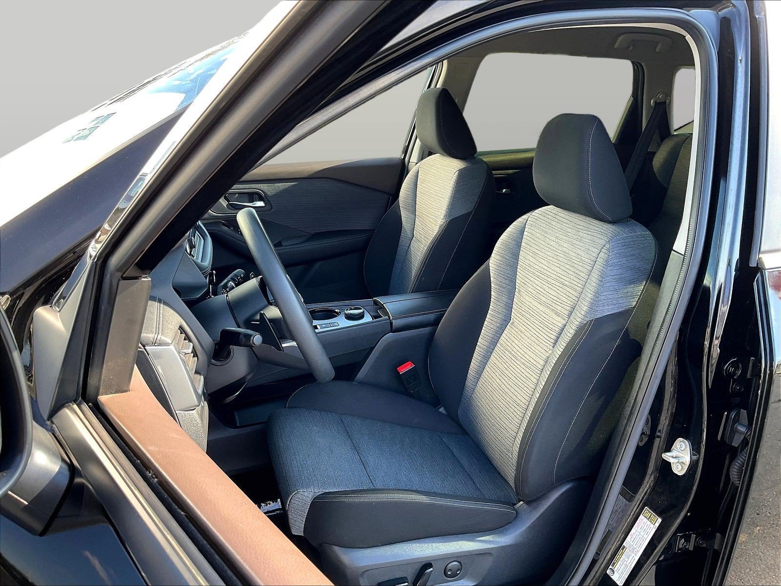 Used 2023 Nissan Rogue SV AWD/4WD image 24