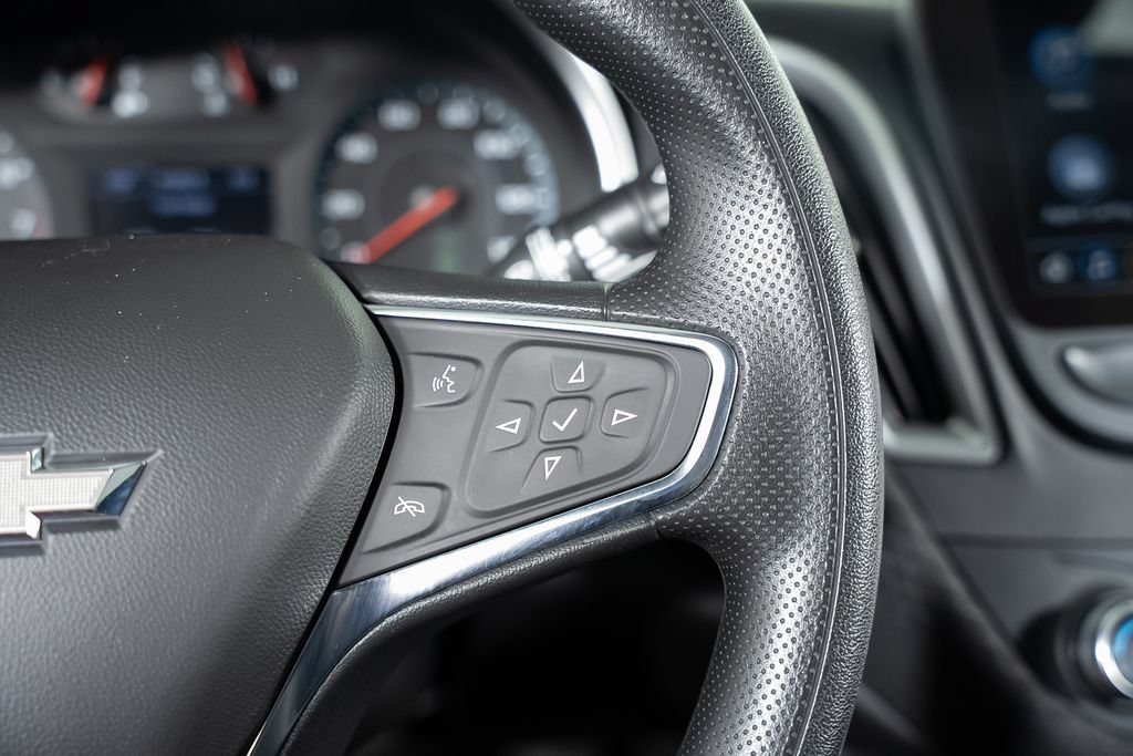 Used 2025 Chevrolet Malibu LT FWD image 30
