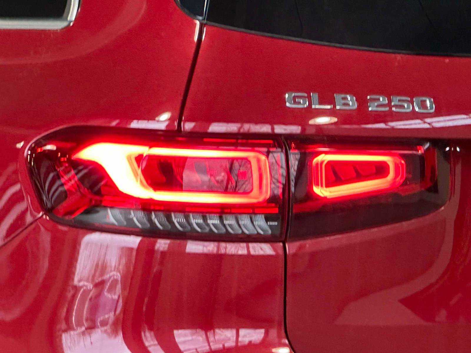 Certified 2022 Mercedes-Benz GLB 250 4MATIC image 8