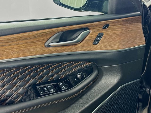 Used 2021 Jeep Grand Cherokee L Summit w/ Luxury Tech Group V image 18