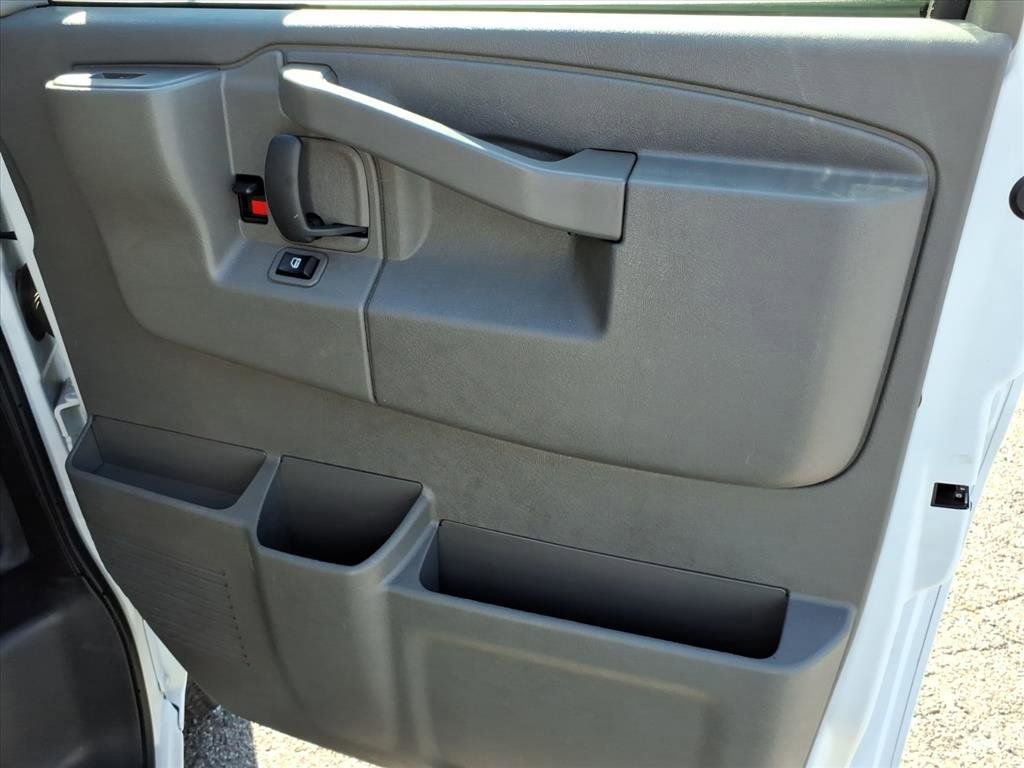 Used 2024 GMC Savana 2500 w/ Driver Convenience Package RWD image 12