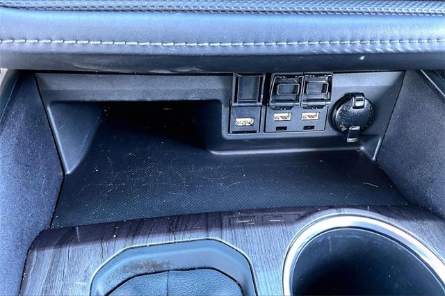 Used 2021 Toyota Highlander Limited image 16