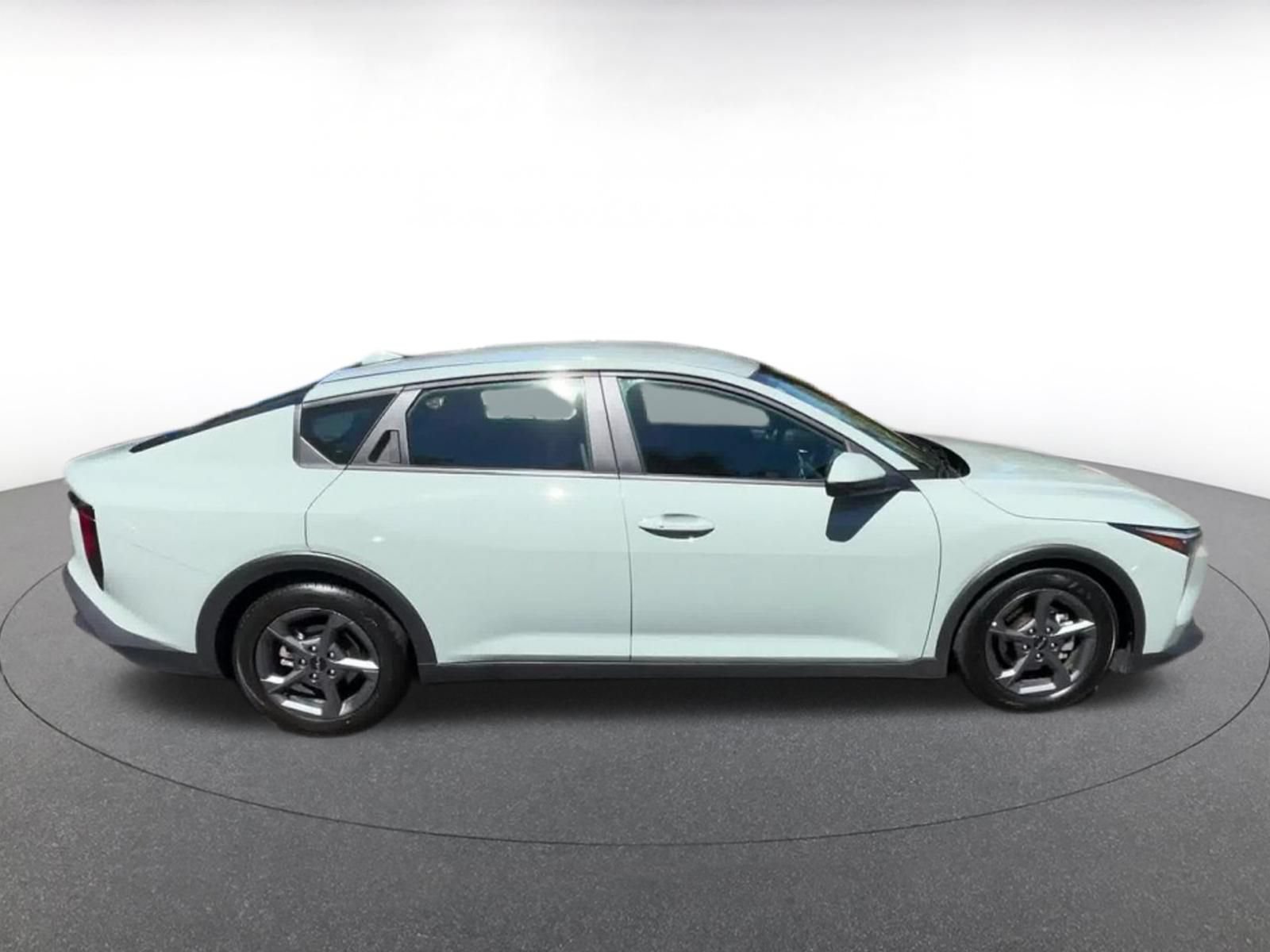 Used 2025 Kia K4 FWD image 16