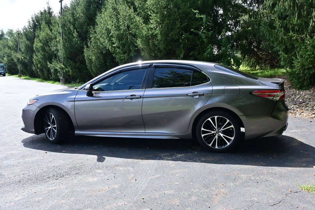 Used 2018 Toyota Camry SE w/ Moonroof Package FWD image 18