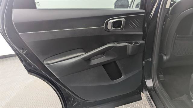 Used 2025 Kia Sorento LX FWD image 16