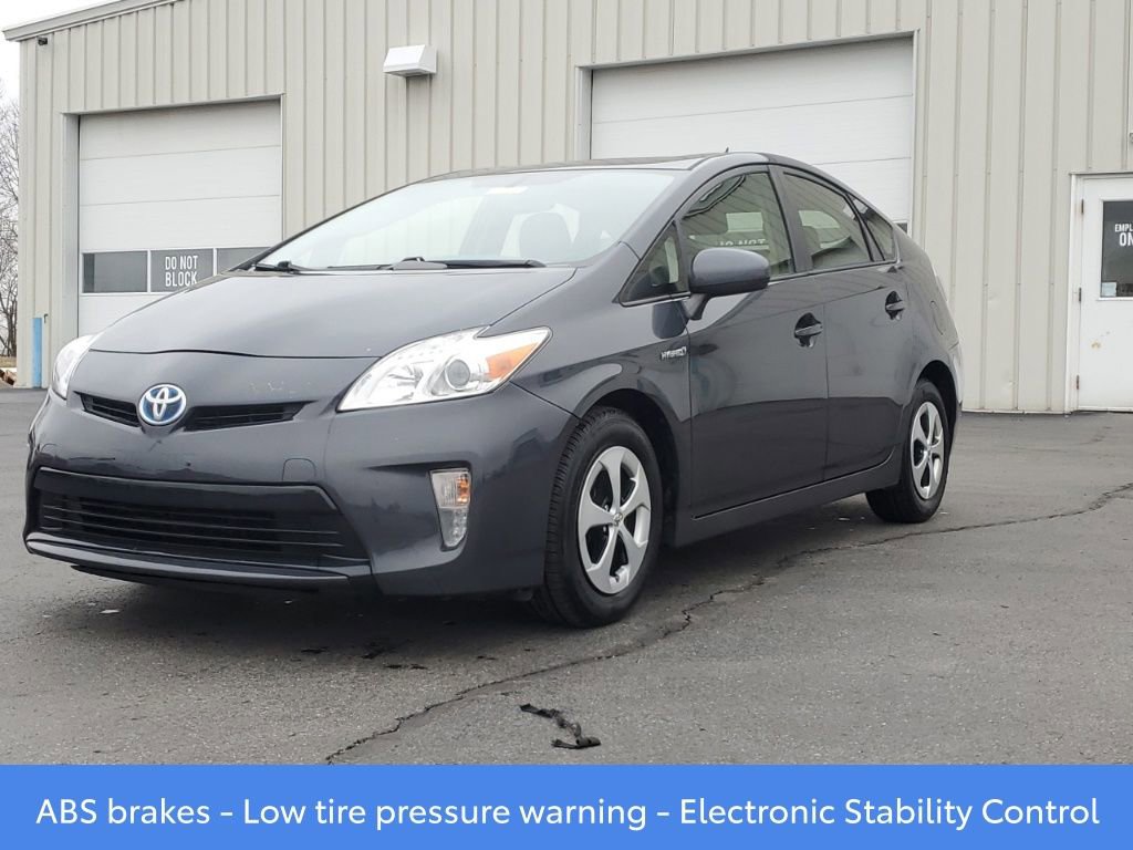 Used 2015 Toyota Prius Four image 3