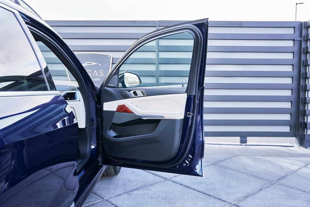 Used 2024 BMW ALPINA XB7 image 23