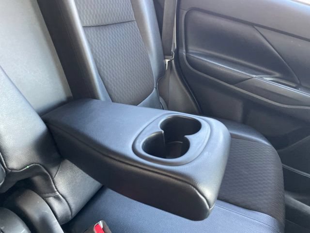 Used 2015 Mitsubishi Outlander SE FWD image 47