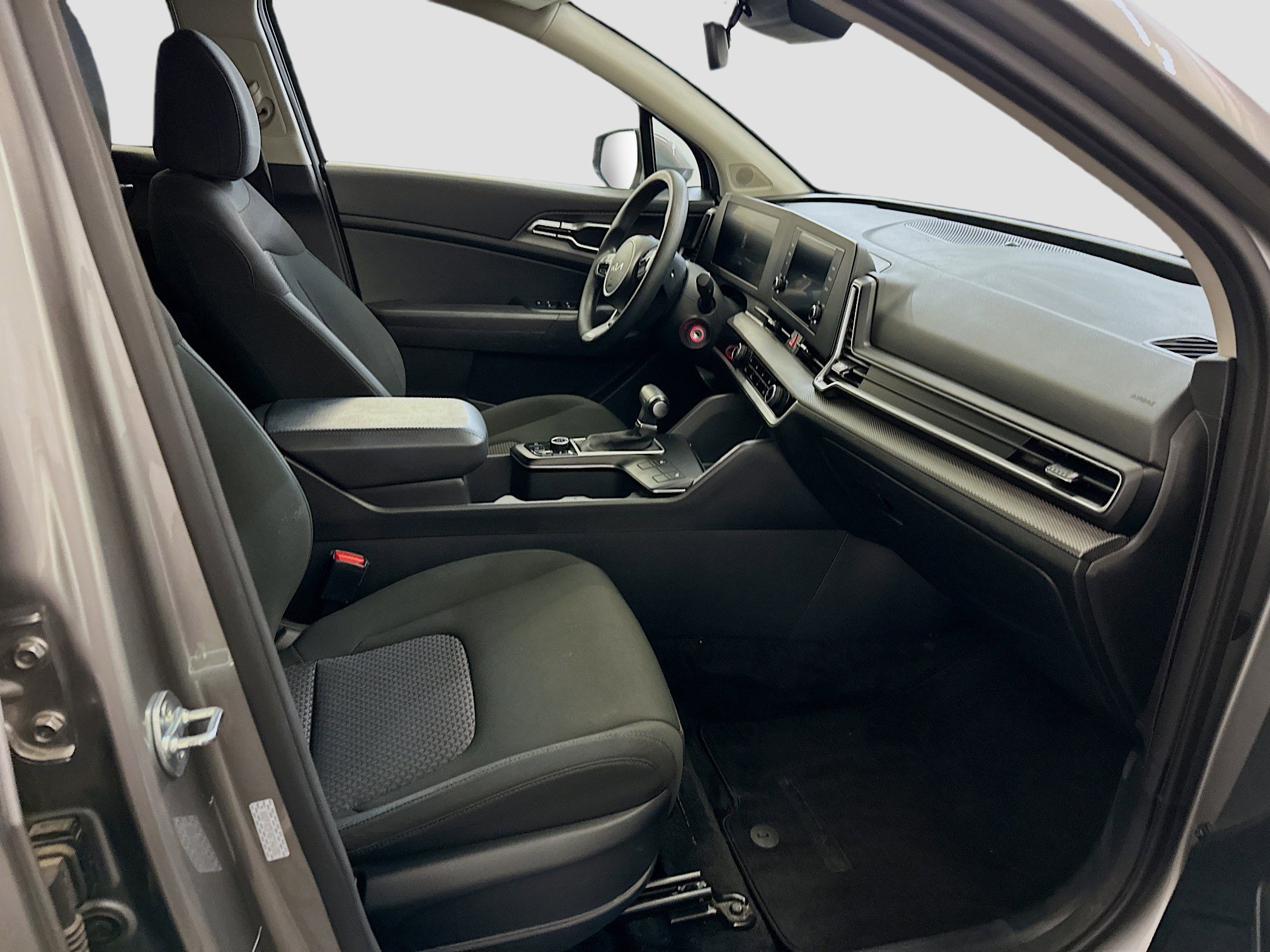 Used 2025 Kia Sportage LX image 31