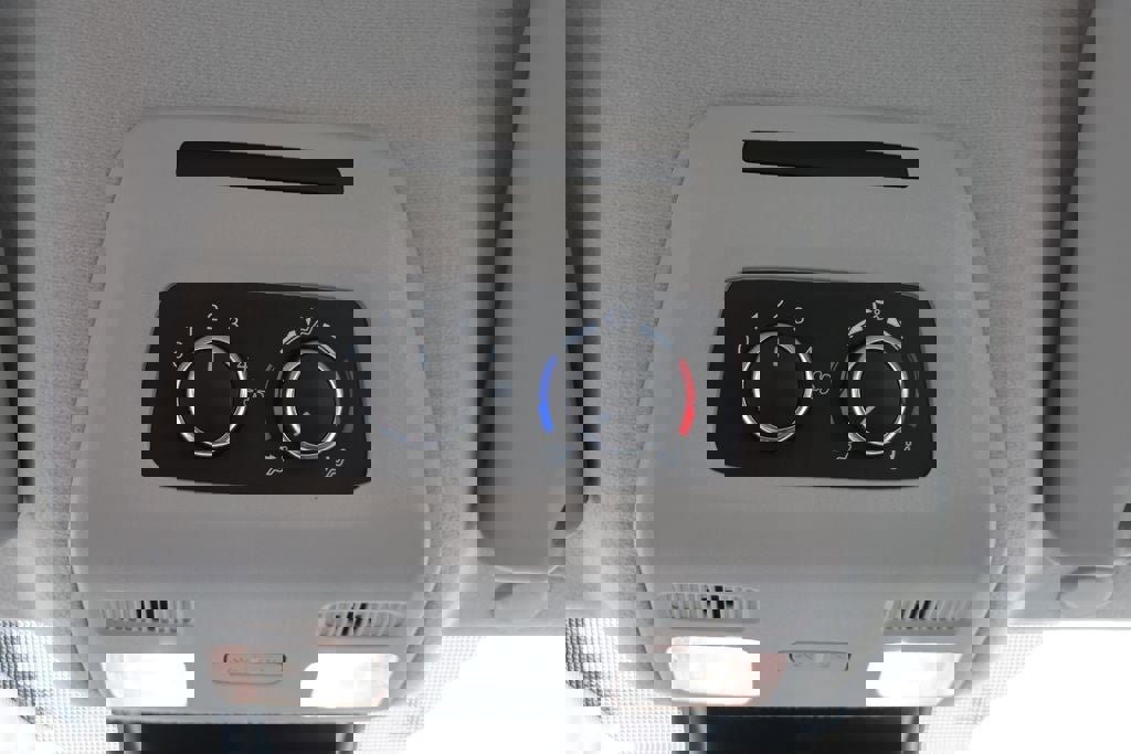 Used 2023 Ford Transit 350 XLT image 22