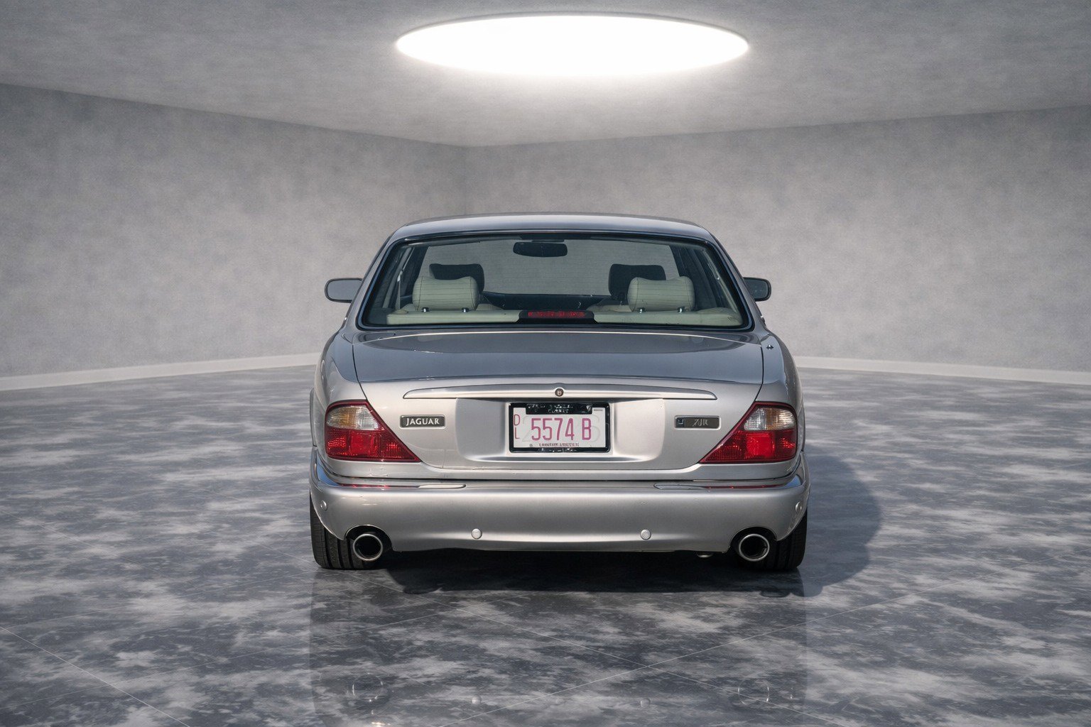 Used 2002 Jaguar XJ8 image 4