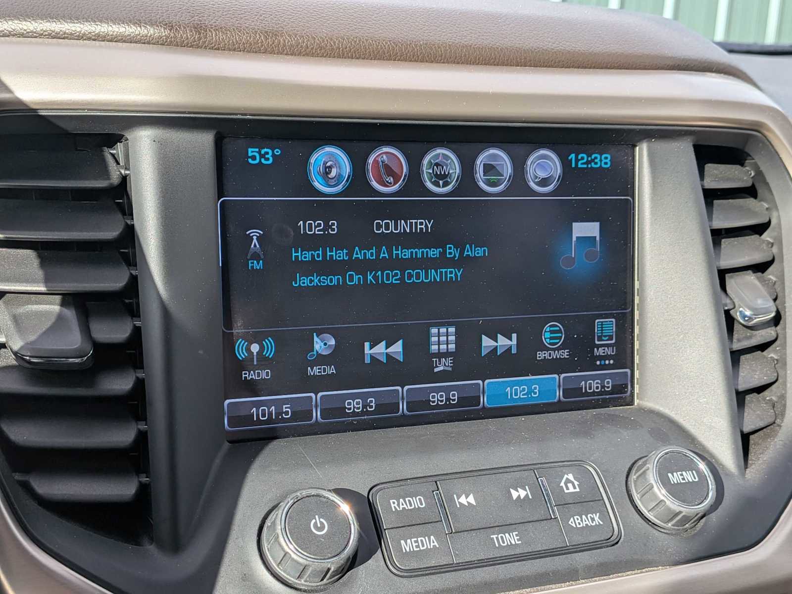 Used 2017 GMC Acadia Denali w/ Technology Package image 32