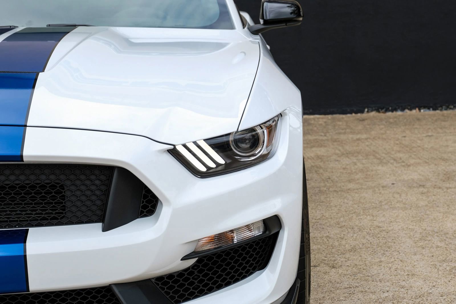 Used 2017 Ford Mustang Shelby GT350 w/ Electronics Package RWD image 41