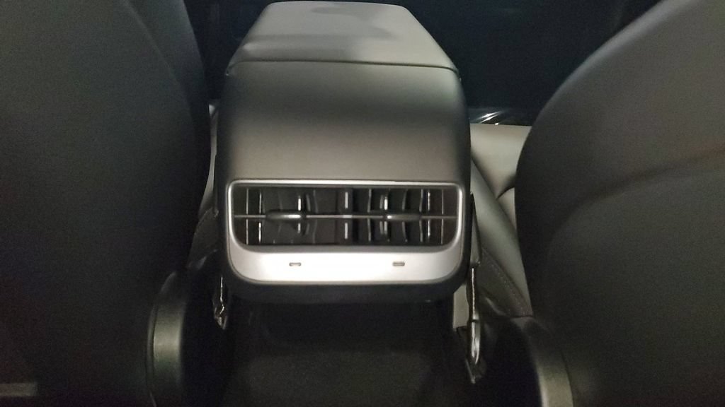 Used 2023 Tesla Model Y Long Range AWD/4WD image 13