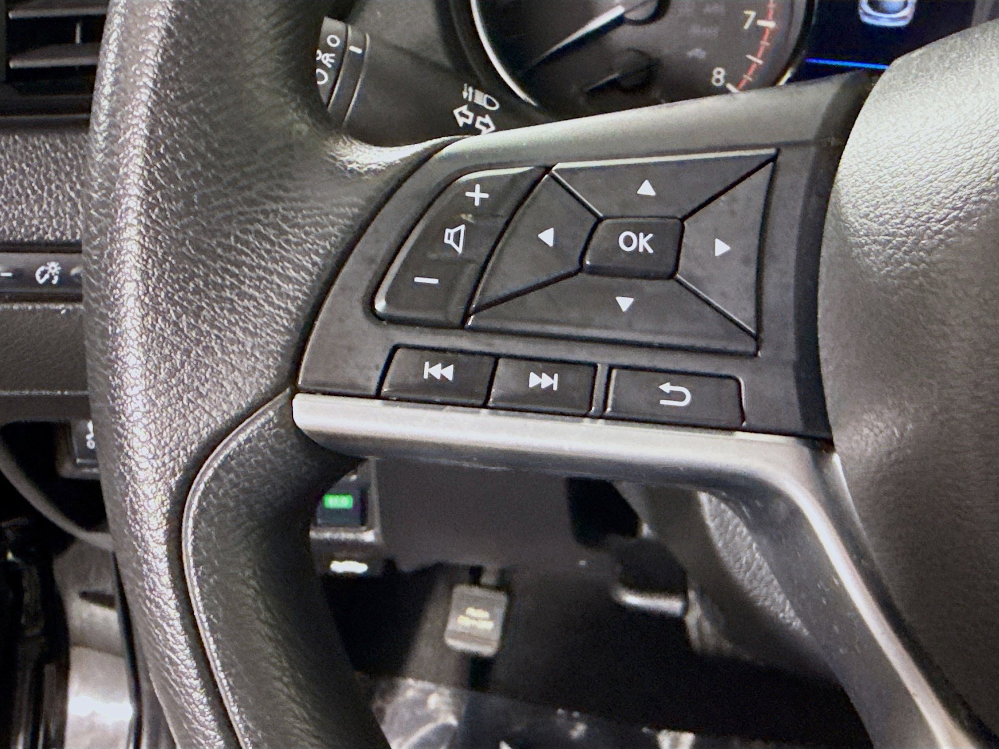 Used 2020 Nissan Rogue Sport S image 14