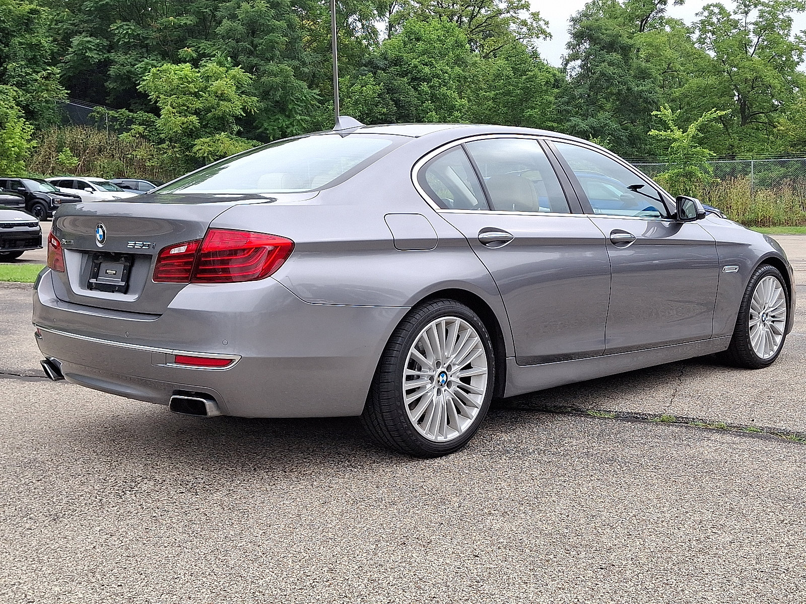 Used 2015 BMW 550i xDrive Sedan AWD/4WD image 6