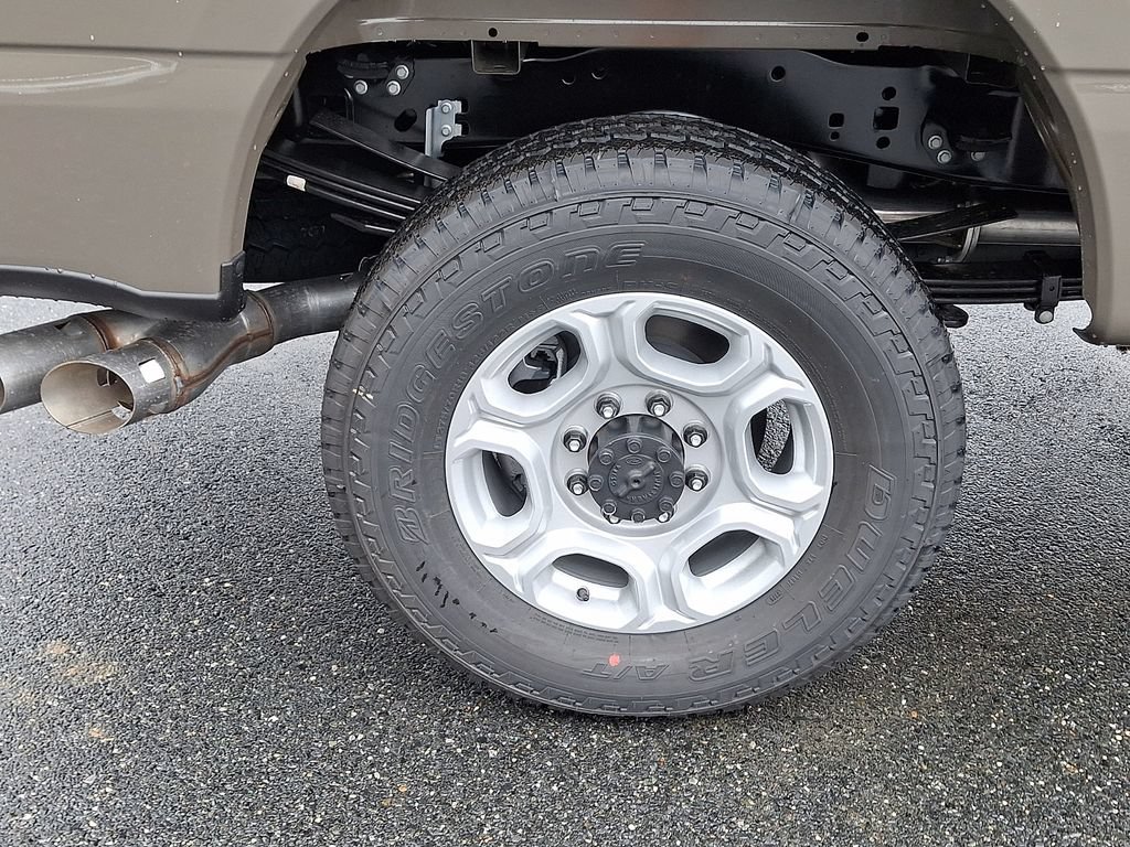 New 2026 Ford F350 XLT w/ XLT Premium Package AWD/4WD image 5