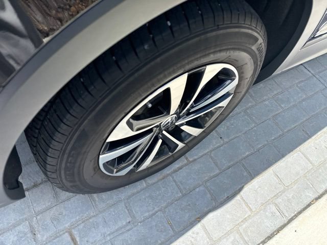Used 2024 Volkswagen Tiguan S FWD image 11