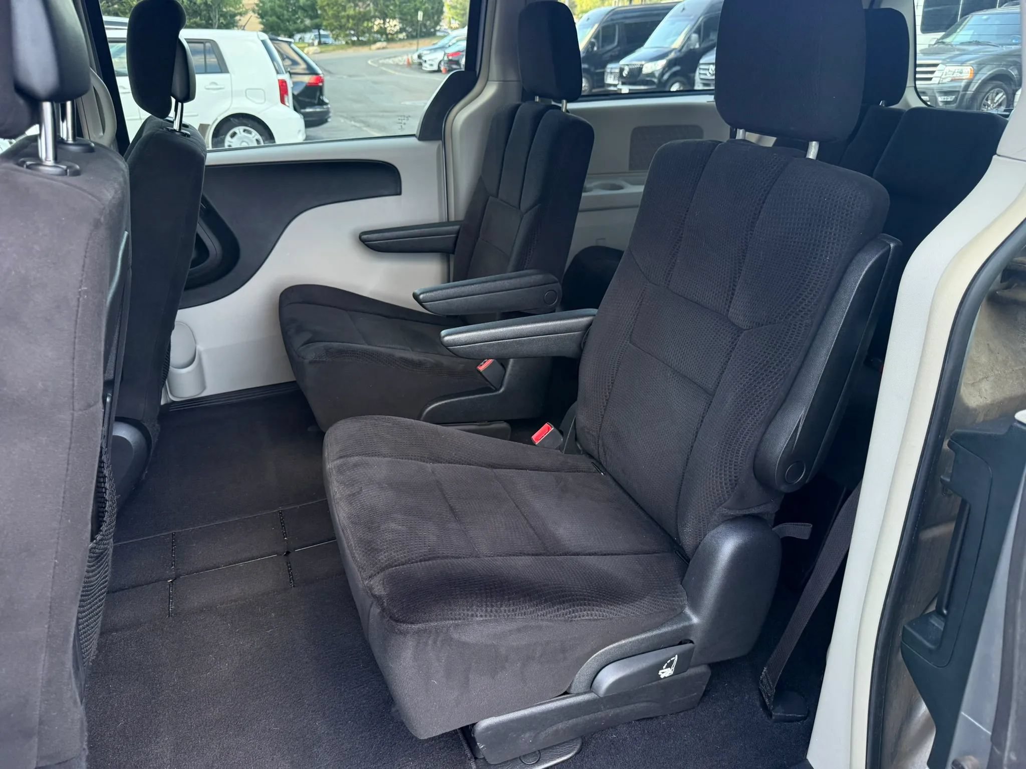 Used 2013 Dodge Grand Caravan Crew w/ Safety Sphere Group FWD image 23