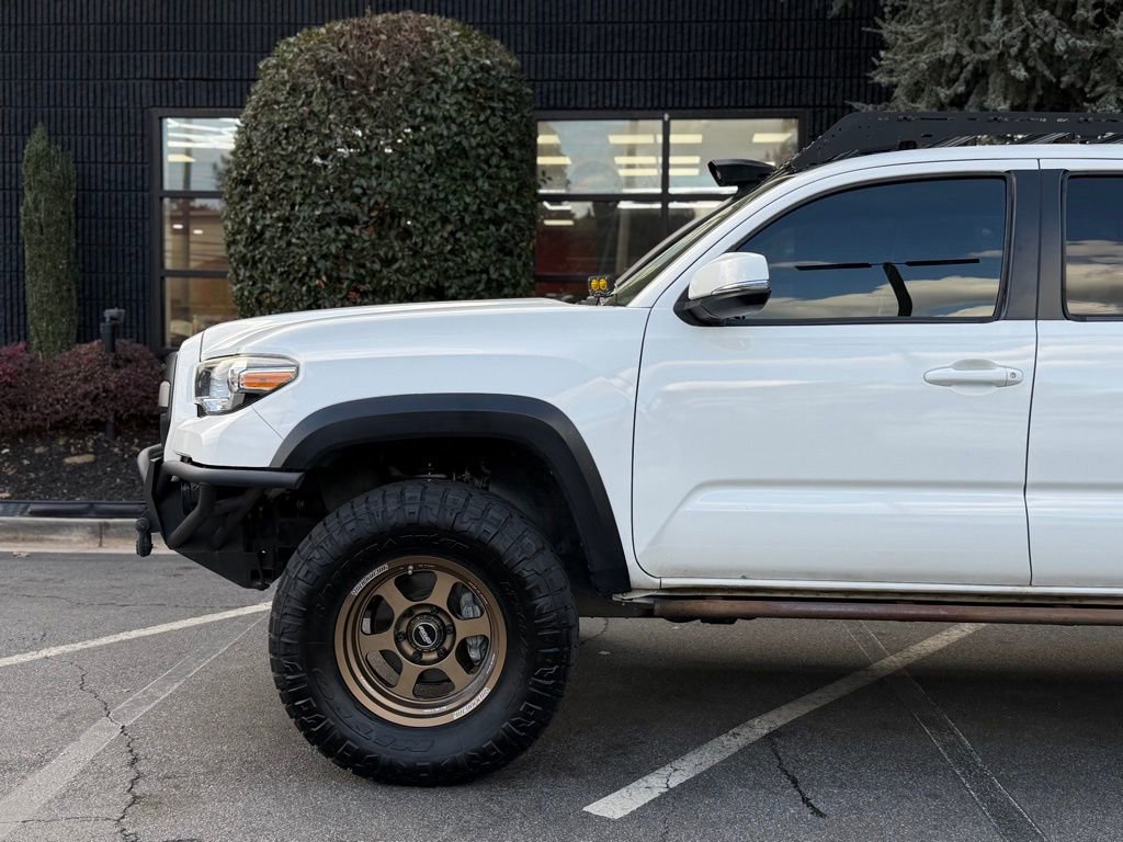 Used 2019 Toyota Tacoma TRD Off-Road image 10