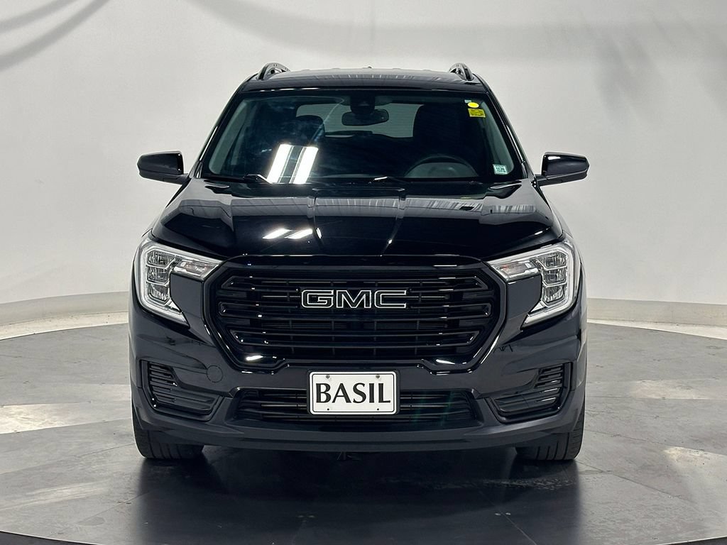 Used 2023 GMC Terrain SLE w/ Elevation Edition AWD/4WD image 9