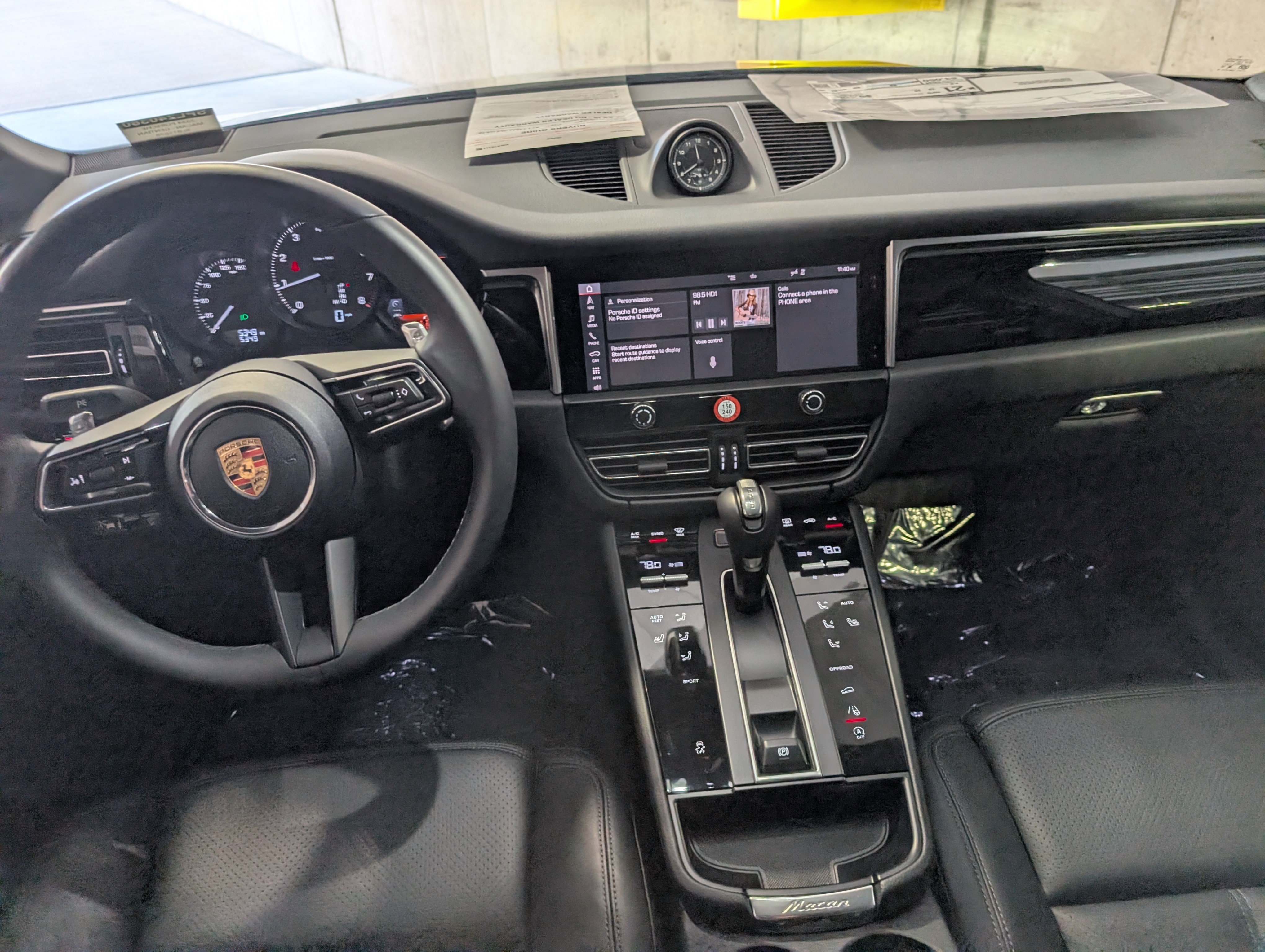Certified 2024 Porsche Macan image 27