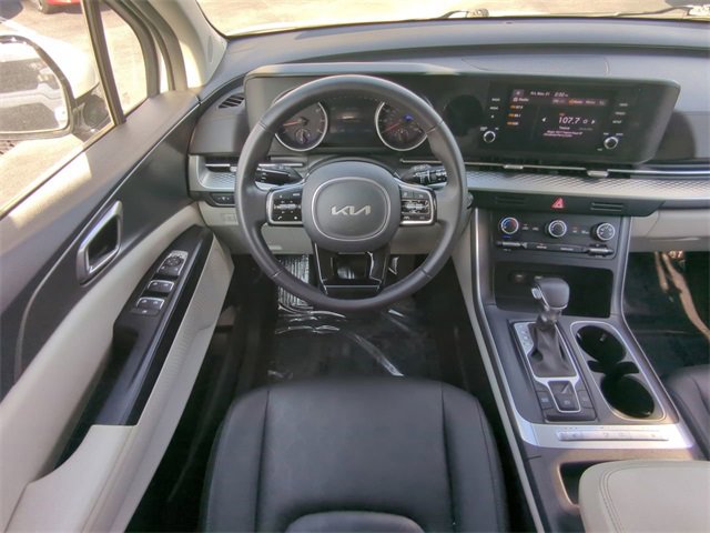 Used 2024 Kia Carnival LX image 19