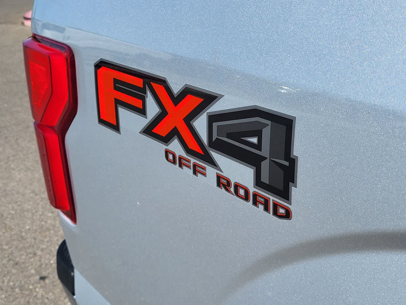 Used 2019 Ford F150 Lariat w/ Equipment Group 502A Luxury AWD/4WD image 13