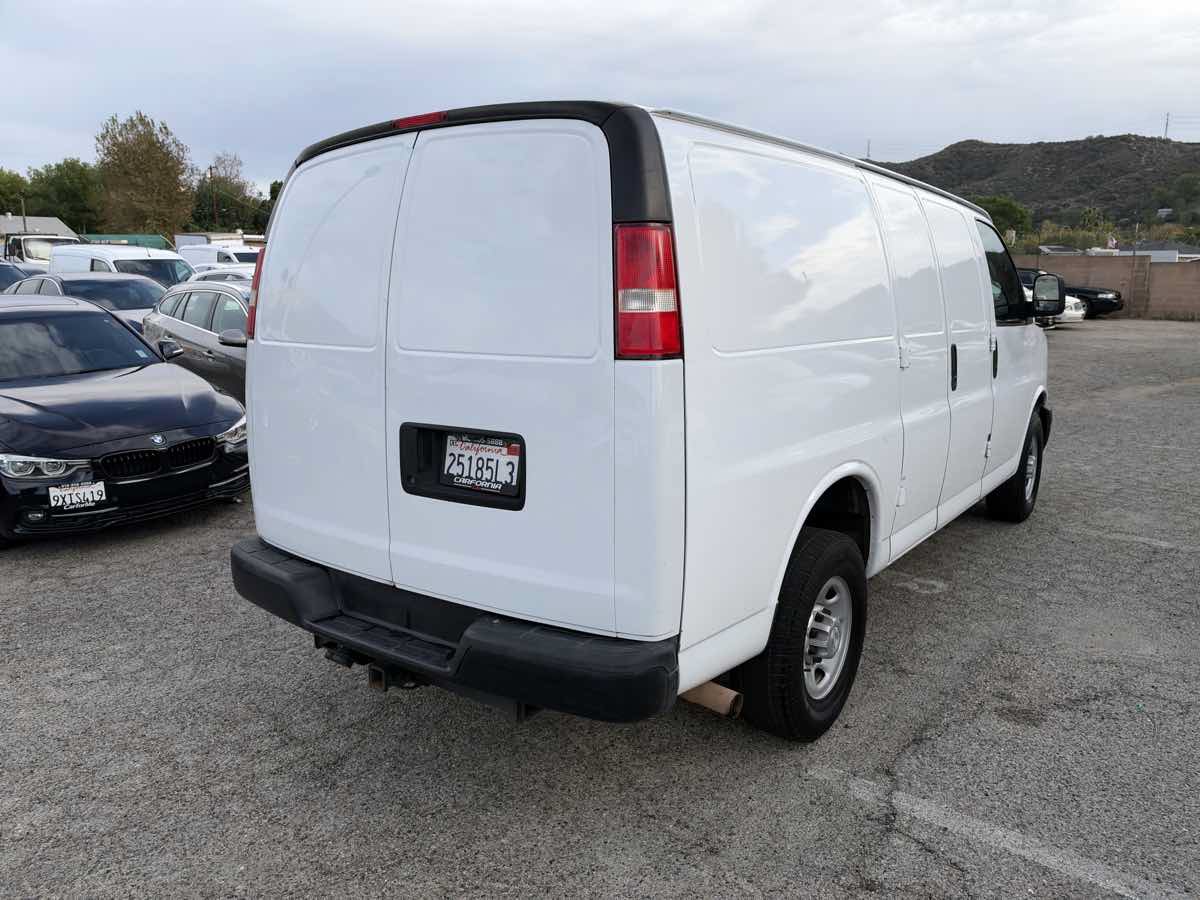Used 2017 Chevrolet Express 2500 RWD image 6