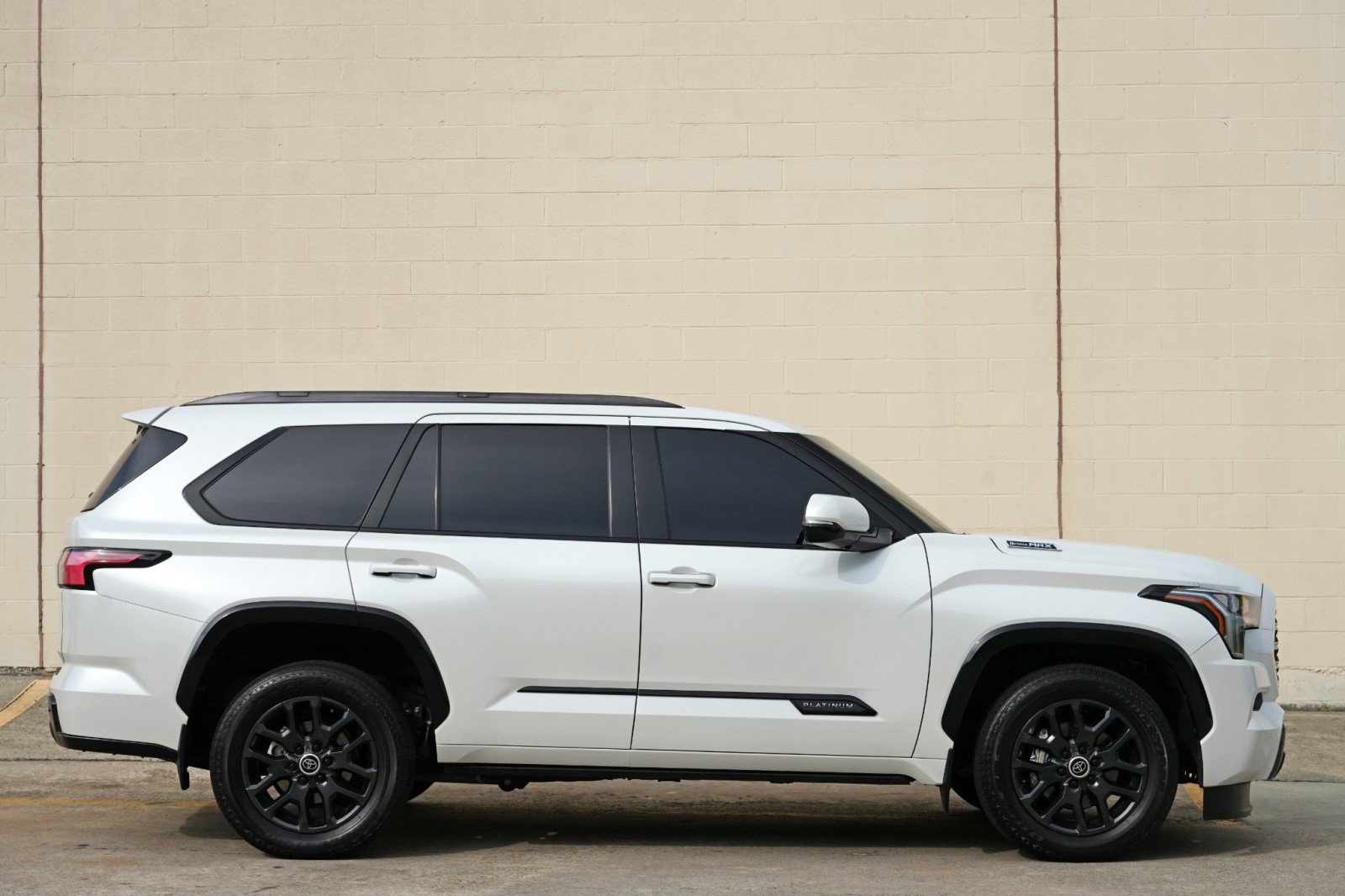 Used 2024 Toyota Sequoia Platinum AWD/4WD image 58