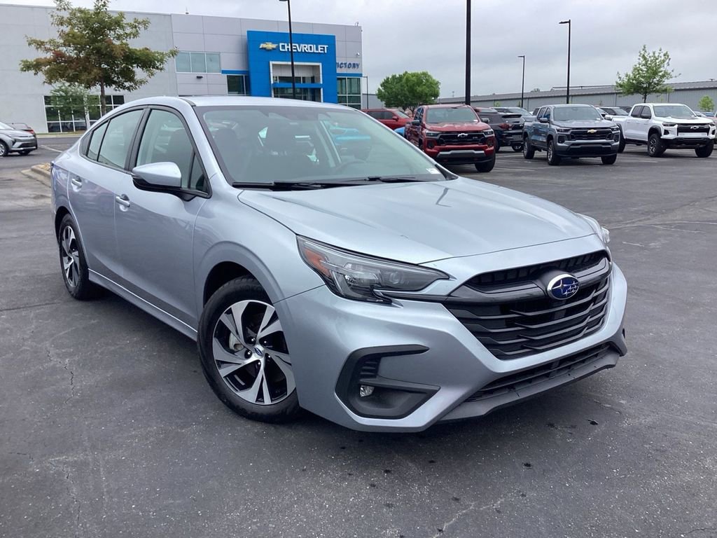 Used 2025 Subaru Legacy Premium AWD/4WD image 1