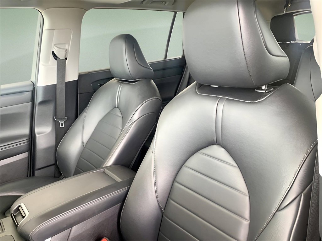 Used 2024 Toyota Highlander XLE image 15