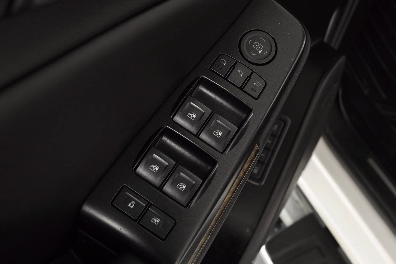 Used 2017 Chevrolet Suburban LT w/ LT Signature Package image 42