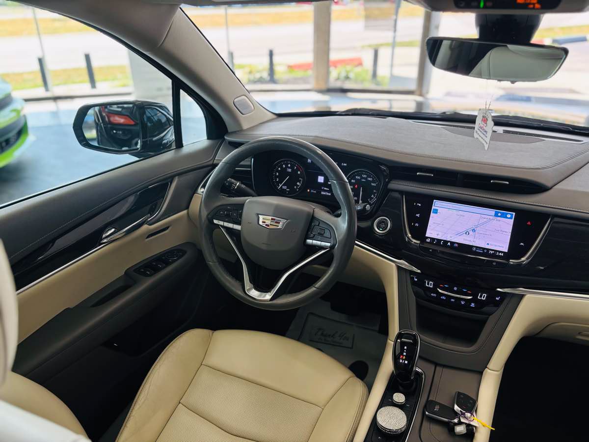 Used 2022 Cadillac XT6 Premium Luxury w/ Technology Package AWD/4WD image 53