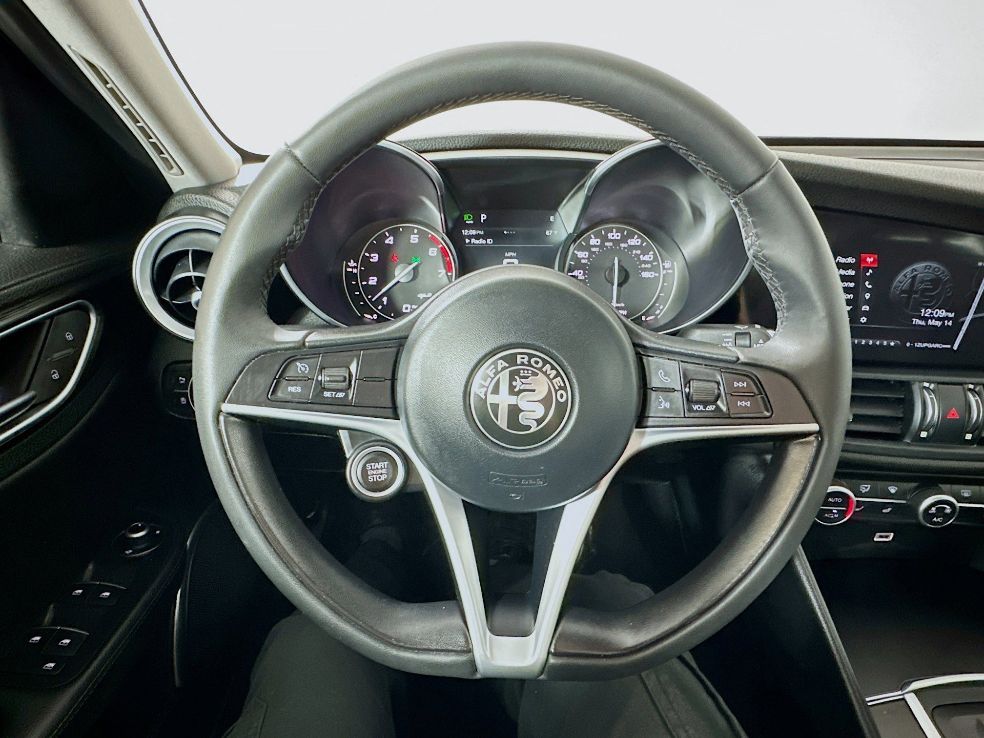 Used 2018 Alfa Romeo Giulia AWD image 11