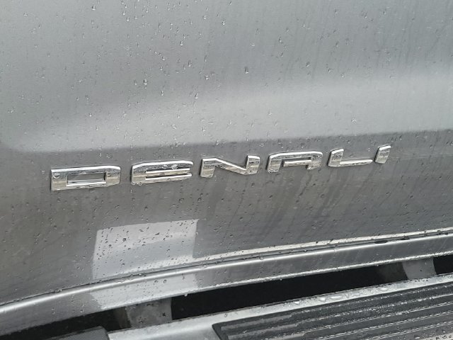 Used 2022 GMC Sierra 1500 Denali RWD image 4