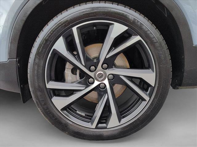 Used 2021 Volvo XC40 T5 R-Design w/ Climate Package image 23