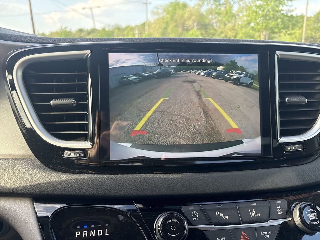 Used 2024 Chrysler Pacifica Touring-L FWD image 21