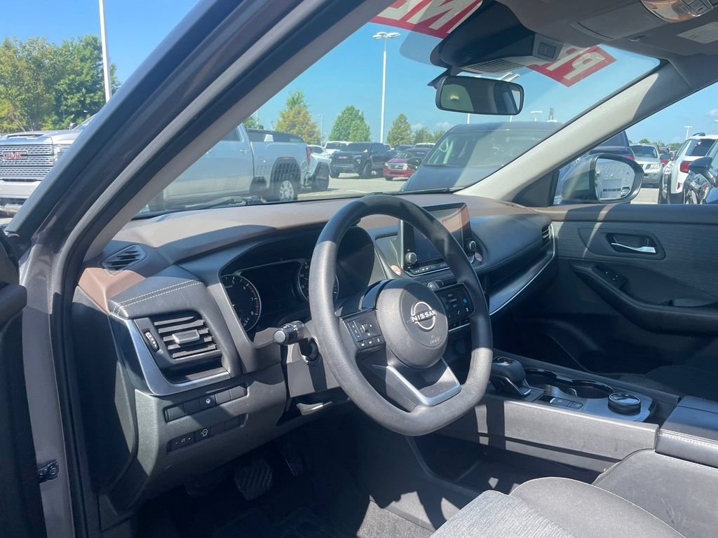 Used 2023 Nissan Rogue SV AWD/4WD image 9