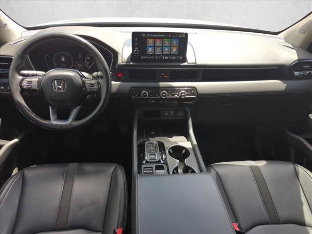 Used 2025 Honda Pilot Touring image 18
