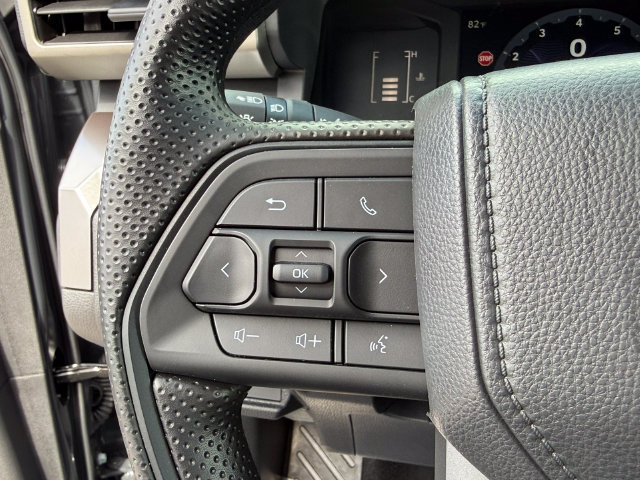 Used 2025 Toyota Tacoma SR5 AWD/4WD image 20