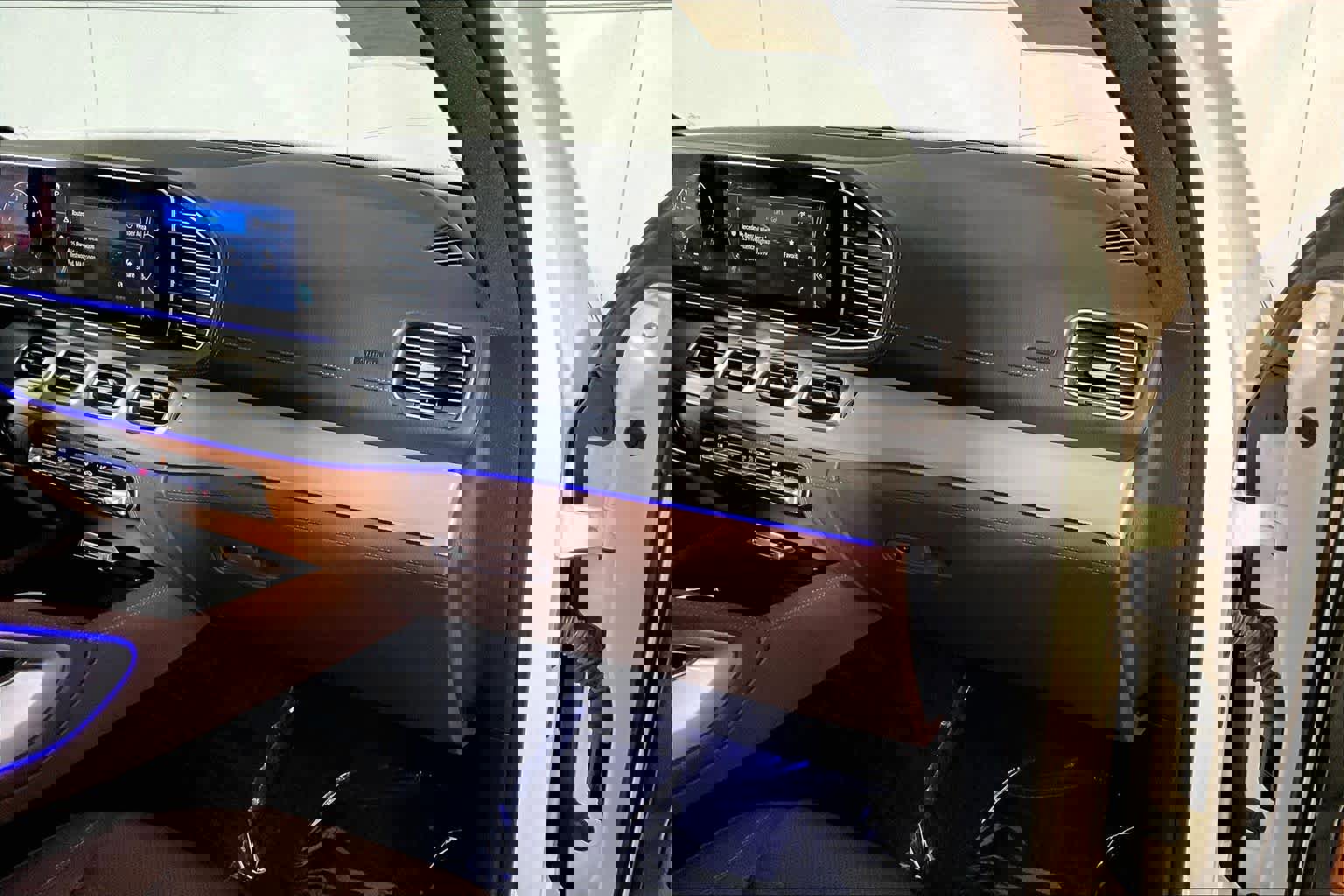 Certified 2024 Mercedes-Benz GLE 450 4MATIC image 19