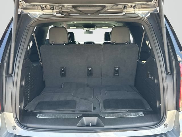 Used 2024 Chevrolet Suburban Z71 w/ Luxury Package AWD/4WD image 18